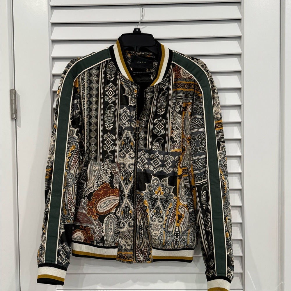 Zara Black and Gold Bomber Jacket with Luxurious Detailing